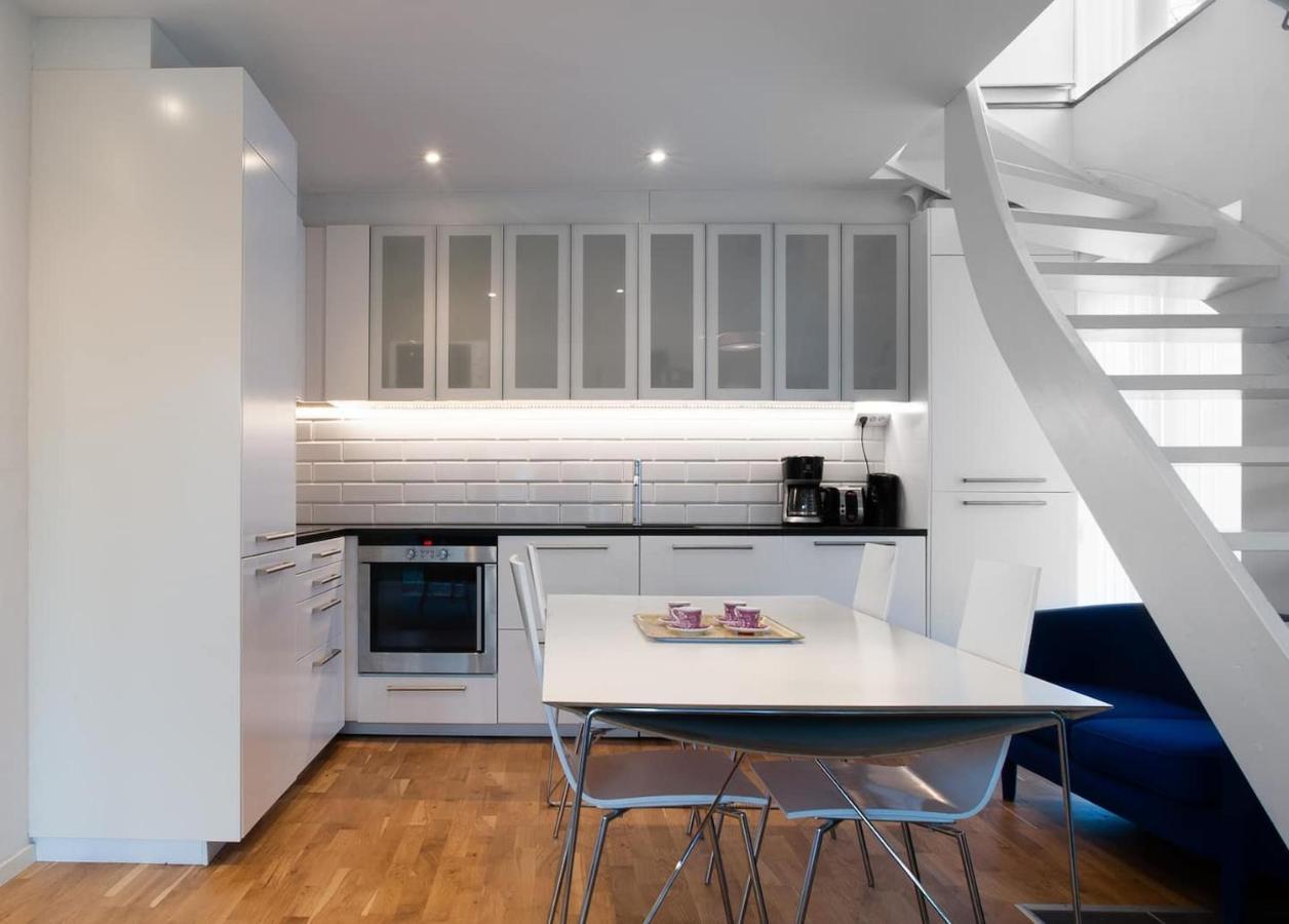 Villa Townhouse On Arlanda Stockholm Metro Line - Easy Checkin Sollentuna Exterior foto