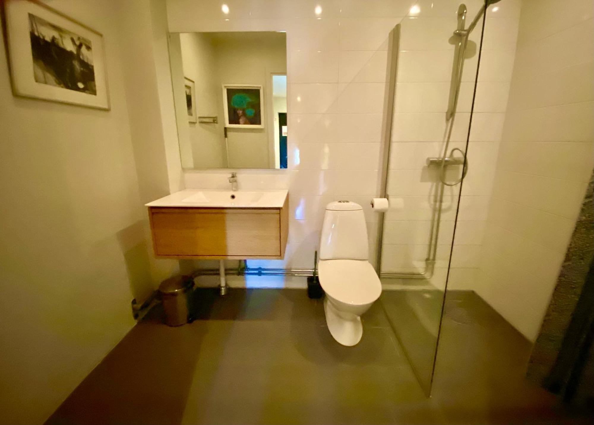Villa Townhouse On Arlanda Stockholm Metro Line - Easy Checkin Sollentuna Exterior foto
